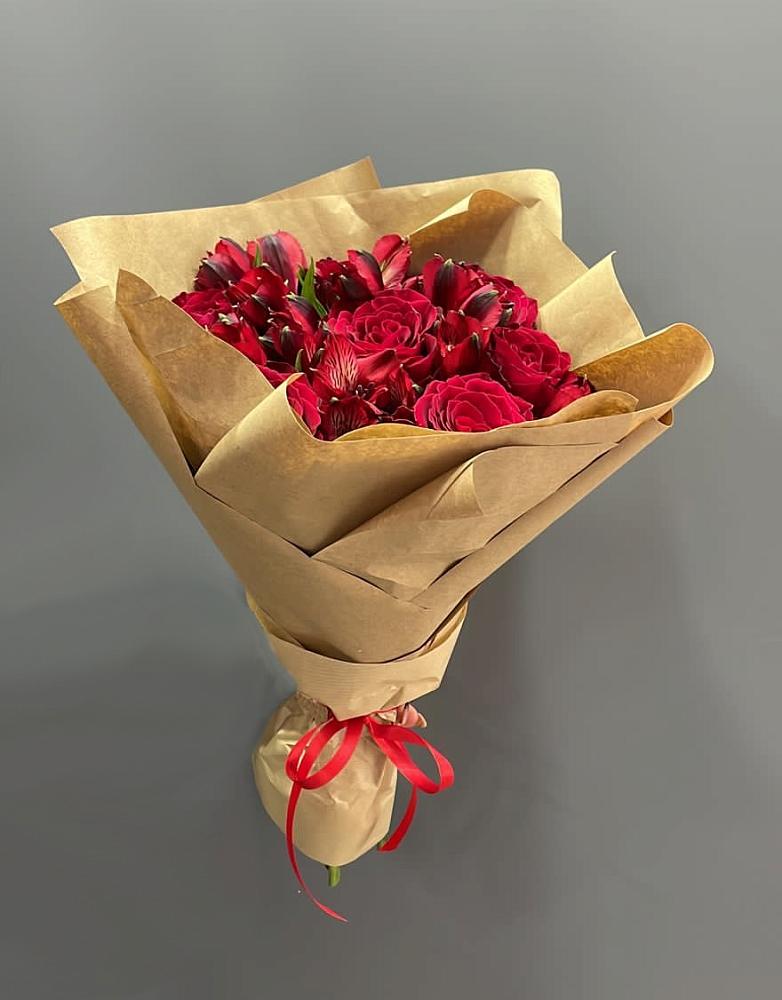 Букет цветов из: Альстромерии и Розы в Пучежи