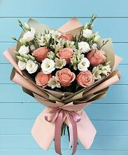 Букет цветов из:  Розы, Альстромерии и Лизиантусы #REPLACE_PRED# Пучежи