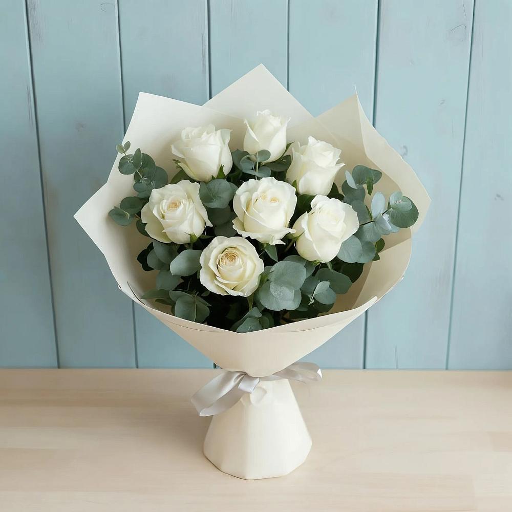 Букет Белые розы в Эвкалипте в Пучежи