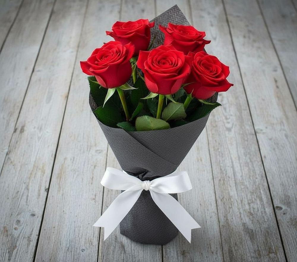 Букет 5 Красных роз Эдлесс Лав в Пучежи