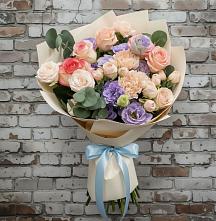 Букет цветов из:  Розы, Лизиантусы и Гвоздики #REPLACE_PRED# Пучежи