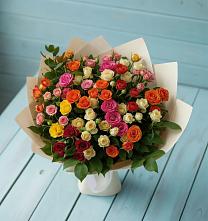 Букет Микс из разноцветных кустовых роз в Пучежи