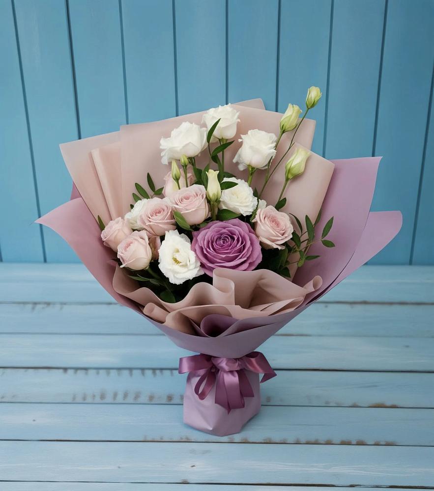 Букет цветов из: Розы и Лизиантусы в Пучежи